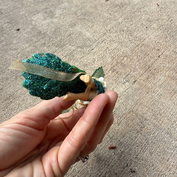 Heirloom Ornament, The Ashton-Drake Galleries Peacock Fantasy Wings of Light - Picture 4 of 11